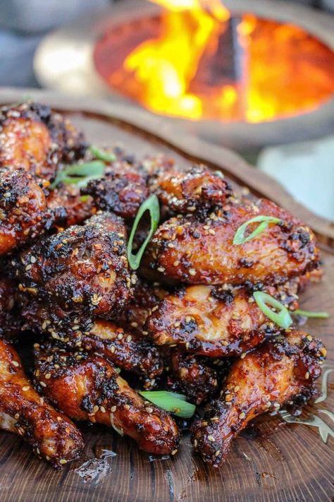 Chili Oil Chicken, Fried Wings Recipe, Easy Chicken Wing Recipes, Best Chicken Wing Recipe, Over The Fire Cooking, Chili Oil Recipe, Smoked Wings, Corn Salsa Recipe, Grilled Wings