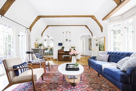 Modern English Tudor, Emily Henderson Living Room, Cozy Living Room Design, Living Room Update, Living Room Trends, Emily Henderson, Casa Exterior, Room Update, Family Room Design