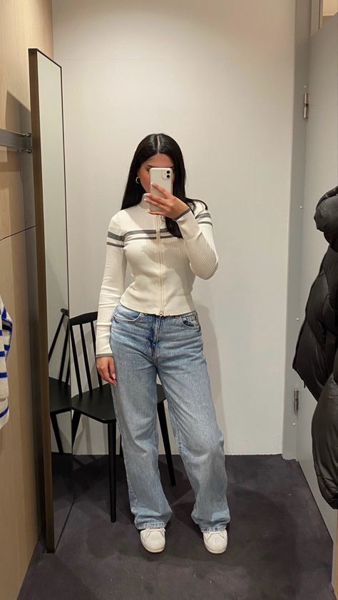 Modest Fall Outfits Casual Jeans, Simple Everyday Outfits Winter, Womens Baggy Jeans Outfit, Mis Sized Outfits, Uni Outfits Aesthetic, Outfits With Sweaters, Womens Baggy Jeans, Baggy Pants Outfit, Baggy Jeans Outfit