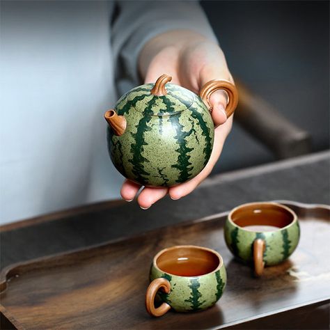 Watermelon Tea, Books And Tea, Crockery Design, Unique Tea, Tassen Design, Clay Teapots, Cute Kitchen, Ceramics Pottery Art, Ceramics Ideas Pottery