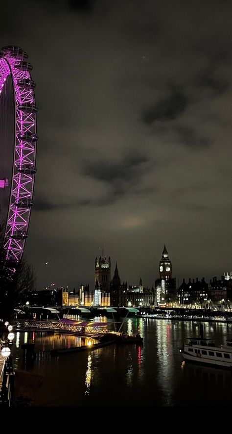 London At Night, London Aesthetic Wallpaper, Study In London, Aesthetic London, London Wallpaper, England Aesthetic, London Vibes, London Dreams, London Night