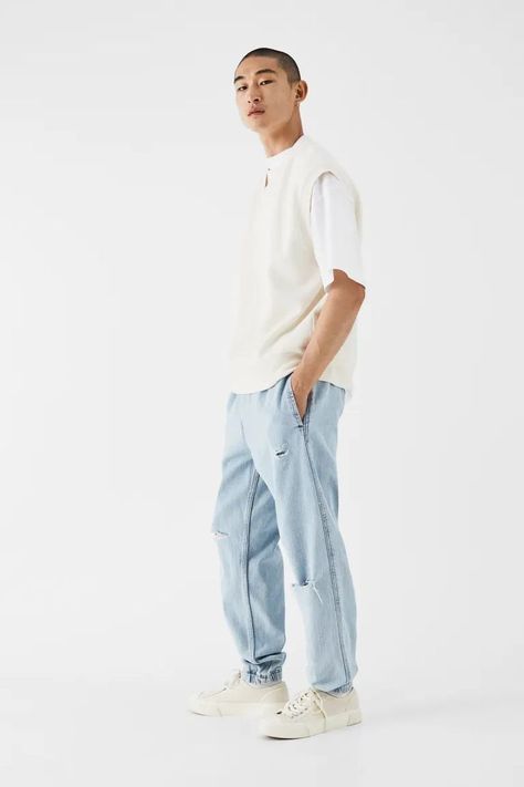 @h&m #style #man #college #jeans #trendy #fashion #menswear #denim College Jeans, Jeans Trendy, Denim Joggers, Fashion Menswear, White Undershirt, Trendy Fashion, Normcore, Mens Tshirts, Mens Tops