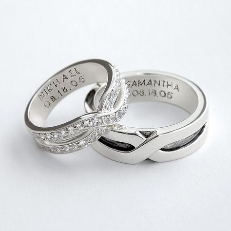 Matching his and her rings can be personalized on the inside.  They would be wonderful promise rings - it's hard to find matching promise or couple rings! Diy Ring, Matching Wedding Rings, Couple Wedding Rings, Matching Wedding Bands, Wedding Rings Unique, Wedding Rings Vintage, Matching Rings, Wedding Matches, Diy Schmuck