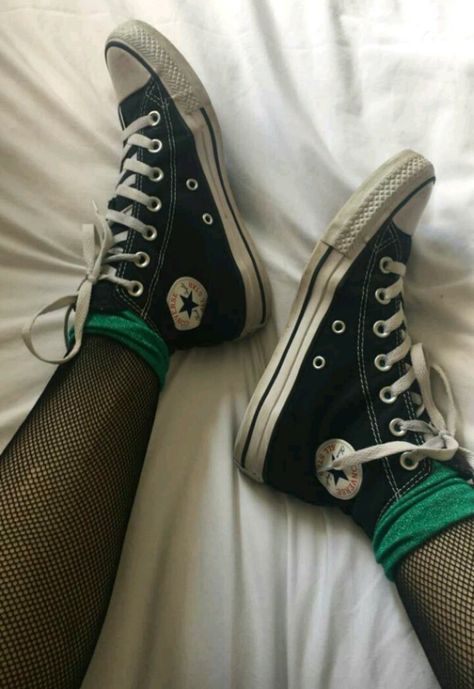 grunge, aesthetic и shoes картинка в We Heart It Slytherin Aesthetic Outfit, Slytherin Clothes, Slytherin Outfit, Slytherin Fashion, Green Academia, Pansy Parkinson, Slytherin Pride, Slytherin House, Dark Green Aesthetic