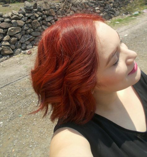 Red copper hair!  #copper #red #hair #waves #whiteskin #pielblanca #ondas #rojo #cobre #rojizo #cabello #DIY #HTM #athome Hair Copper Red, Red Copper Hair, Hair Vanity, Copper Red Hair, Red Copper, Copper Red, Copper Hair, Hair Waves, Red Hair