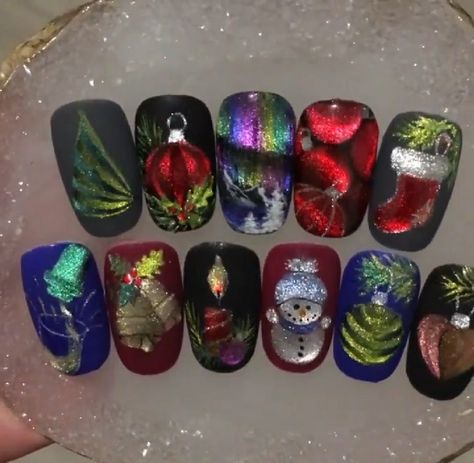 Xmas Cat Eye Nails, Christmas Magnetic Nails, Christmas Cateye Nailart, Christmas Cats Eye Nails, Cats Eye Christmas Nails, Magnetic Christmas Nails, Christmas Cateye Nail, Christmas Nails Cat Eye, Winter Cat Eye Nails