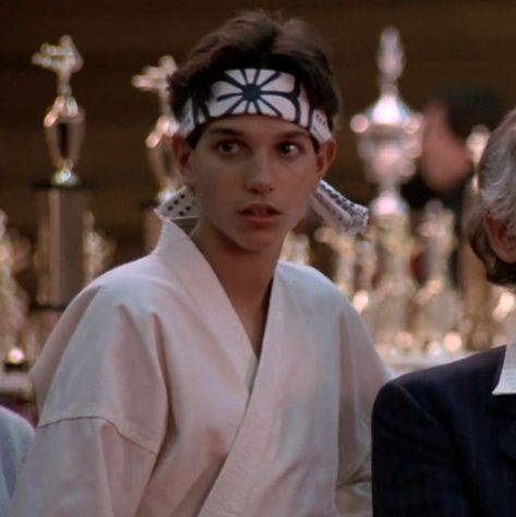 ralph macchio as daniel larusso | the karate kid 1984 Ralph Macchio Karate, Ralph Macchio Karate Kid, Karate Kid 1984, Karate Kid 3, Daniel Karate Kid, Ralph Macchio The Outsiders, Johnny Cade, The Karate Kid 1984, Kid Outfit