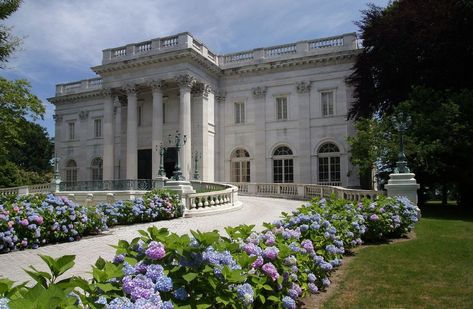 Marble House, Newport Marble House Exterior, Vanderbilt Family, Boston Vacation, Vanderbilt Mansions, Marble House, Classic House Design, American House, Newport Rhode Island, Newport Ri