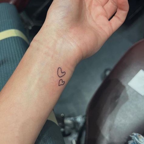 @charlidamelio.on instagram Grandparents Tattoo, Nail Ink, Verse Tattoos, Tattoo Spots, Henna Inspired Tattoos, Charli Damelio Photos, Cute Tiny Tattoos, Dope Tattoos For Women, Charli D'amelio Aesthetic