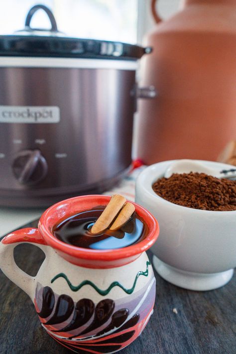 Café de Olla Holiday Crockpot Recipe - The Mother Overload Holiday Crockpot, Crockpot Recipes Mexican, Vegan Juice, Recipe Mexican, Mexican Coffee, Christmas Drink, Drink List, Crockpot Recipe, Christmas Spices