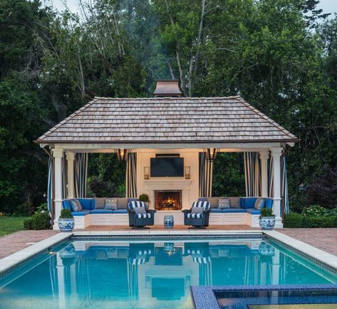 Prettiest Pool Houses & Pavilions - The Glam Pad Luxury Pool Deck, Luxury Pool House, Luxury Pools Indoor, Pool Gazebo, Luxury Pools Backyard, Pool Indoor, Pool House Designs, Luxury Swimming Pools, Pool House Plans