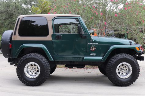 98 Jeep Wrangler, 2000s Jeep Wrangler, Classic Jeep Wrangler, Jeep Tj Sahara, Tj Jeep Wrangler, 90s Jeep Wrangler, Olive Green Jeep Wrangler, Old Jeep Aesthetic, Jeep Tj Mods