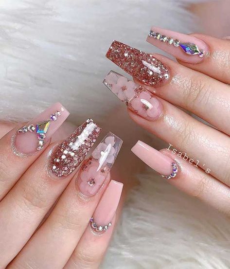 The most stunning wedding nail art designs for a real "wow" Pink Coffin, Bridal Nail Art, Romantic Nails, Pretty Nail Designs, Pretty Nail Art Designs, Nail Art Wedding, Bling Acrylic Nails, Pretty Nail Art, Popular Nails