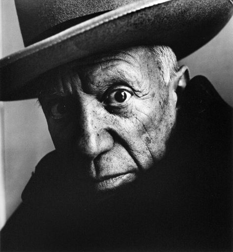 Picasso really loved hats, especially his cowboy hats. Irving Penn Portrait, Dora Maar, Irving Penn, Rudolf Nureyev, Isabella Rossellini, Alberto Giacometti, White Portrait, Famous Photographers, Al Pacino