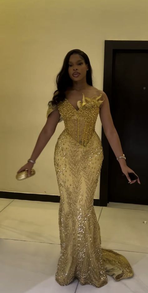 Gold Kente Dress, Gold Nigerian Dress, Nigerian Prom Dress, Nigerian Traditional Dresses, Nigerian Wedding Dresses Traditional, Nigerian Dress Styles, Nigerian Wedding Dress, Nigerian Dress, Nigerian Lace Styles Dress