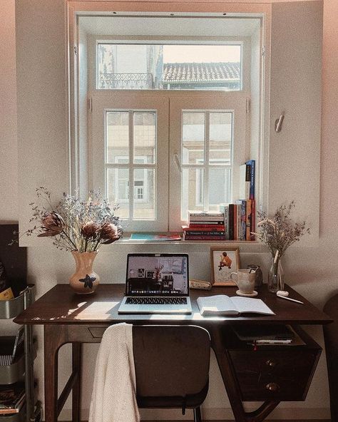 Writer's Table Aesthetic, Dark Brown Desk Office Decor, Home Office Writer, Writers Desk Workspaces, Modern Writer Aesthetic, Desk Astethic Dark, Desk Window Aesthetic, Writer Desk Aesthetic, Writer Room Aesthetic