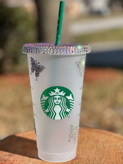 Rhinestone accented butterfly cup with Rhinestone lid. Starbucks Bling Cup, Baddazle Ideas, Bling Mugs, Goddess Rising, Bling Cups, Butterfly Cup, Starbucks Cup Design, Starbucks Cup Art, Coffee Cups Diy