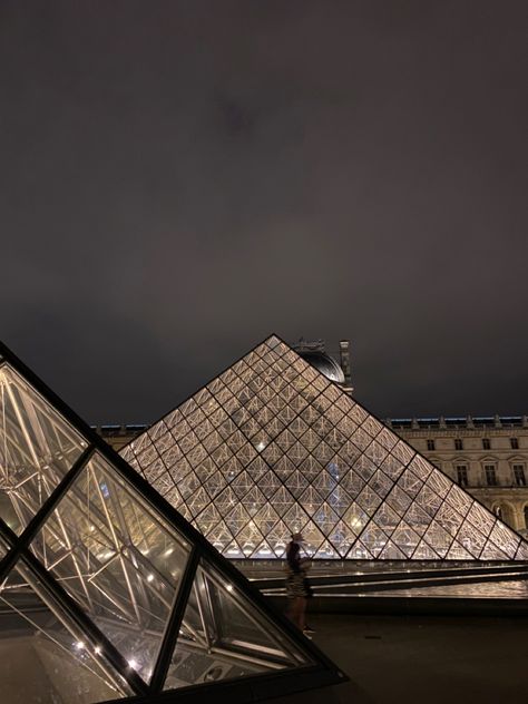 Nighttime Paris Aesthetic, Late Night Paris Aesthetic, The Louve Paris Aesthetic, Paris View Night, Paris Aesthetic Louvre, France Night Aesthetic, Night In Paris Aesthetic, Paris Aesthetic Dark, Travel Night Aesthetic