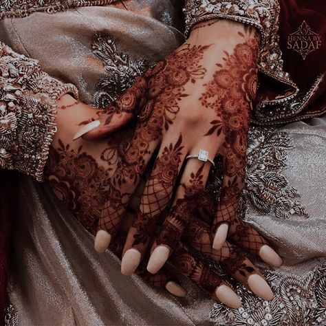 Wedding Henna Designs, Indian Henna Designs, Floral Henna Designs, Tato Henna, Modern Henna, Modern Henna Designs, Latest Henna Designs, Bridal Henna Designs, Pretty Henna Designs