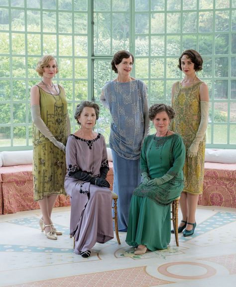 Downton Abbey Fashion Dresses, Downtown Abbey Fashion, Downton Abbey A New Era, Edith Crawley, Downton Abbey Costumes, Downton Abbey Cast, Downton Abbey Movie, Downton Abbey Series, Downton Abbey Dresses