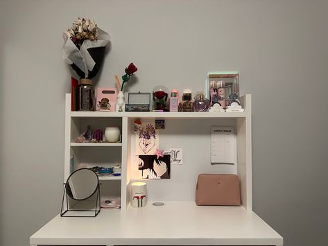 Mickie Desk Ikea Ideas, Mickie Desk Ikea, Ikea Mickie, Micke Desk Vanity, Micke Desk Ikea Ideas, Micke Ikea Desk, Desk Ikea Ideas, White Desk Aesthetic, Micke Ikea