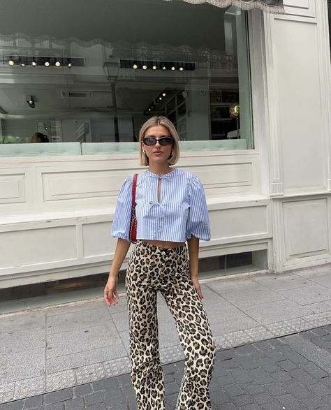 Nyc Street Style Summer, Leopard Print Outfits, High Waist Wide Leg Pants, Latest Outfits, Striped Shorts, Long Sleeve Maxi Dress, Trousers Women, Outfits Casuales, Wide Leg Pants