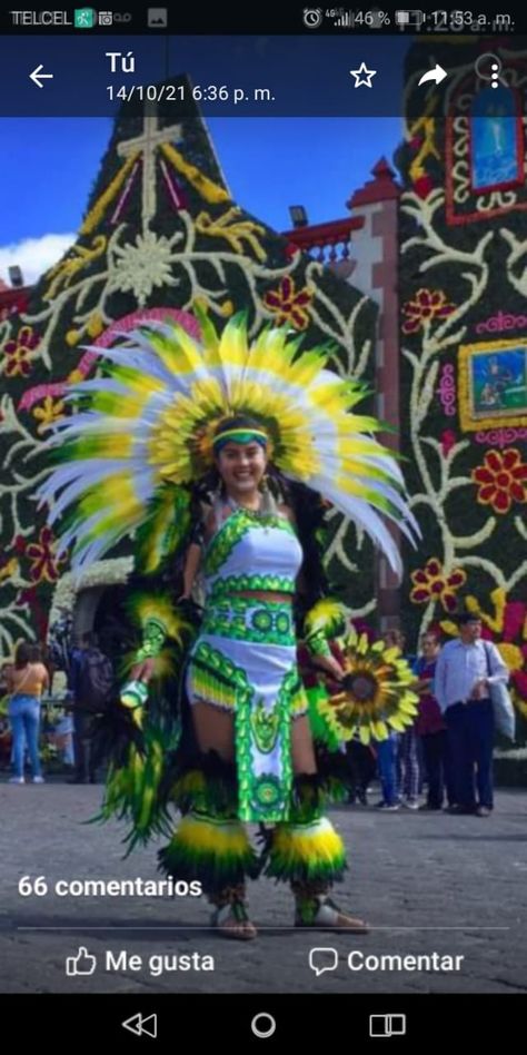 Mesoamerican Fashion, Aztec Clothes, Aztec Dancer, Aztec Headdress, Aztec Costume, Costume Carnaval, Aztec Culture, Cute Couple Halloween Costumes, Aztec Designs