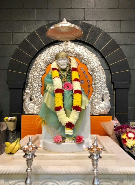 Lord Sai Baba Images, Saibaba Images, Baground Images, Nice Good Morning Images, Home Flower Decor, Sai Baba Hd Wallpaper, Shirdi Sai Baba Wallpapers, Pottery Kit, Sai Baba Pictures