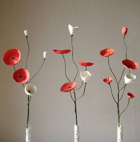 Paper Mache Flowers, Modern Wedding Centerpieces, Paper Centerpieces, Flowers Branch, Flowers Composition, White Paper Flowers, Paper Flower Centerpieces, Paper Flower Arrangements, Modern Centerpieces