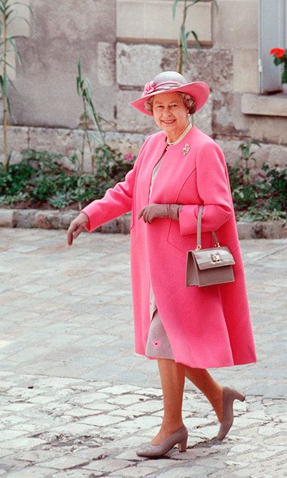 Taupe Outfit, Principe William Y Kate, Coronation Dress, Queen Hat, Rainha Elizabeth Ii, Queen E, Reine Elizabeth Ii, Hm The Queen, Prinz Harry