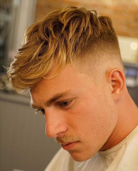 32+ Stylish Modern Bowl Cut Hairstyles for Men - Men's Hairstyle Tips Textured Hairstyles, Short Textured Hair, Crop Haircut, Textured Haircut, Crop Hair, Blonde Haircuts, Big Forehead