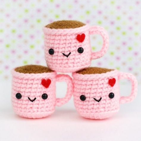 Cute Pink Gifts For Valentine's Day – Super Cute Kawaii!! Pink Gift Ideas, Crochet Christmas Gifts, Valentines Patterns, Crochet Keychain Pattern, Pola Amigurumi, Valentines Crochet, Deco Originale, Kawaii Crochet, Crochet Food