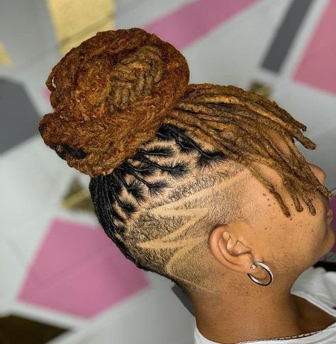 Loc Bangs And Bun, Mohawk Locs, Shaved Natural Hair, Hairstyles Dreads, Loc Goals, Colored Dreads, Dreadlocks Styles, Shaved Design, Dread Styles