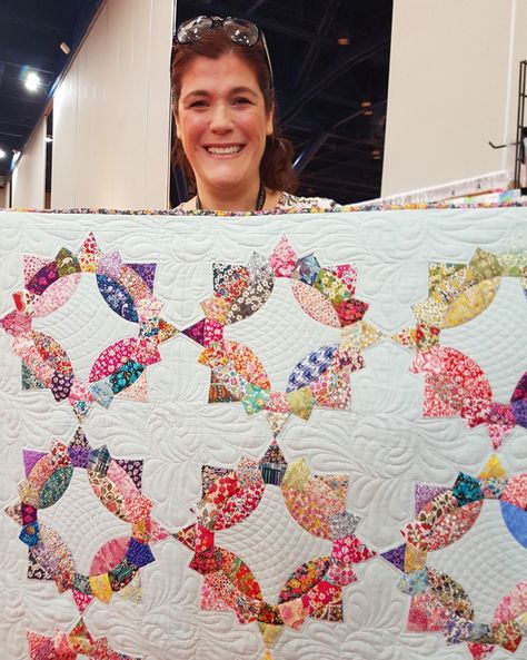 🍓 The Strawberry Thief 🍓 on Instagram: “Hello from Houston! I’m Liberty spotting at the show 👀❤️ It was lovely to meet Kim from @brimfieldawakening with her beautiful…” Inch By Inch, The Strawberry Thief, Strawberry Thief, Liberty Fabric, Fabric Crafts, Houston, Quilting, Sewing, On Instagram