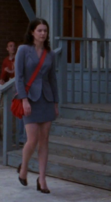 Lorelei Gilmore Work Outfits, Lorelai Gilmore Business Outfits, Loralie Gilmore Dresses, Lorelai Gilmore Work Outfits, Lorelai Gilmore Outfits Season 1, Emily Gilmore Outfits, Lorelei Gilmore Dress, Lorili Gilmore Outfits, Downtown Girl Fashion