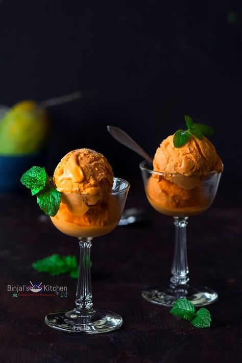 Vegan Mango Ice Cream, Scones Vegan, Mango Ice Cream Recipe, Ice Cream Photography, Cheesecake Vegan, Mango Ice Cream, Ice Cream Print, Sweet Meat, Food Drink Photography