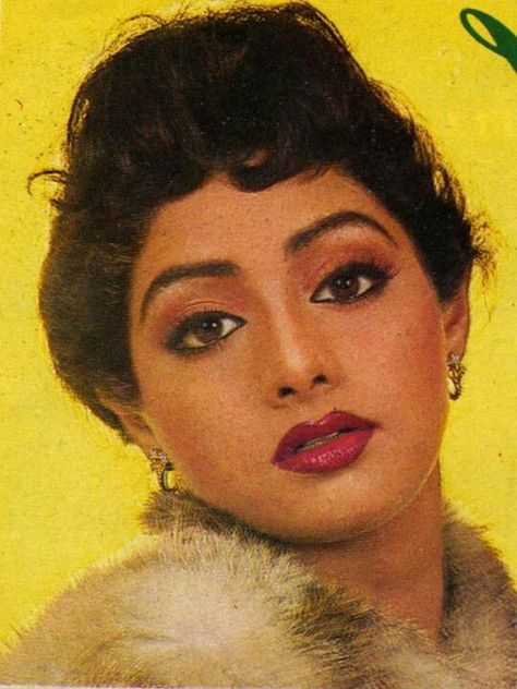 SriDevi 1980's Rekha Actress, Old Posters, Bollywood Makeup, Bollywood Retro, Retro Bollywood, 90s Bollywood, Vintage India, Indian Woman, Vintage Bollywood