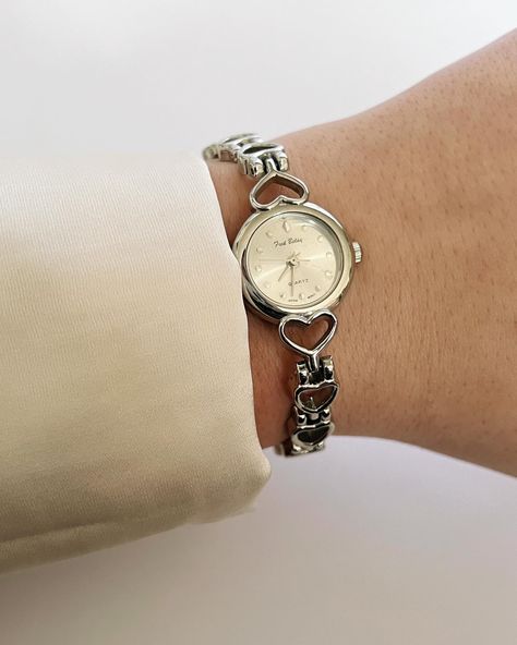 Silver Watches Women Classy Aesthetic, Vintage Watches Women Silver, Vintage Silver Watch, Silver Watches, Coquette Core, Silver Watches Women, Watches Women, Classy Aesthetic, Nail Jewelry