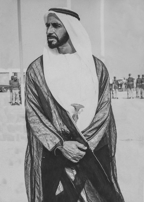 Re-coloring His Highness Sheikh / Zayed Al Nahyan on Behance Sheikh Zayed Bin Sultan, Zayed Bin Sultan Al Nahyan, Sheikh Zayed, Black And White, Black