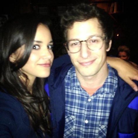 Melissa Fumero: “Awww this was taken after we shot the pilot 💗” Brooklyn 99 Cast, Brooklyn Nine Nine Funny, Jake And Amy, Melissa Fumero, Amy Santiago, The Heist, Jake Peralta, Andy Samberg, Brooklyn Baby