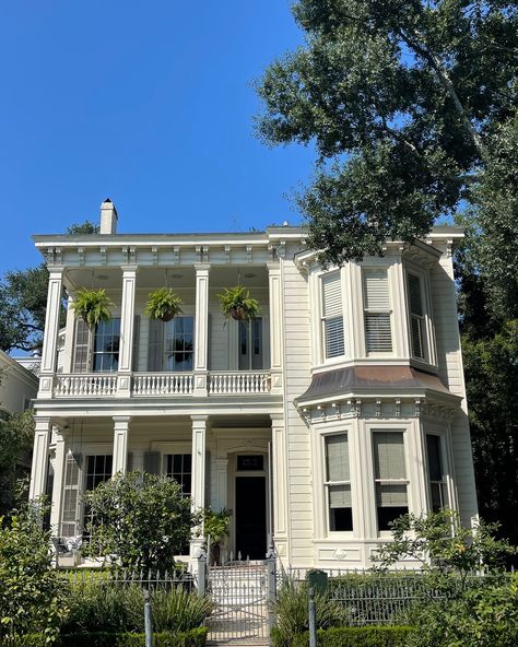 A (*very* sweaty) meander through the NOLA garden district to admire these beauties 🌞 Garden District New Orleans, Sims House Plans, Garden District, Sims House, Instagram A, House Plans, On Instagram, Quick Saves, Beauty