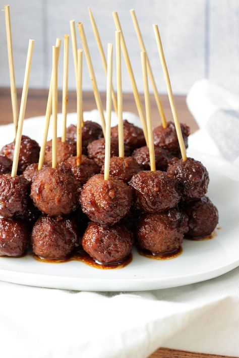 Sweet Heat Meatballs - The Cooking Jar Meatballs In A Cup Appetizer, Meatball Presentation, Meat Snacks For Party, Meatballs Finger Food, Meatball Sticks, Wedding Meatballs, Meatball On A Stick, Veg Dip, Meatballs On A Stick