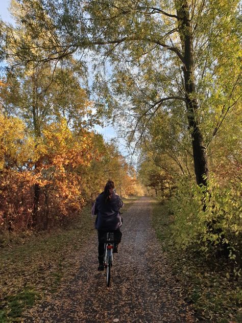 Picture To Recreate, Fall Bike Ride, Scandi Autumn, Autumn Aesthetic Cozy, Fall Autumn Aesthetic, Fall Mood Board, Aesthetic Cozy, Cute Coffee, Fall Inspo