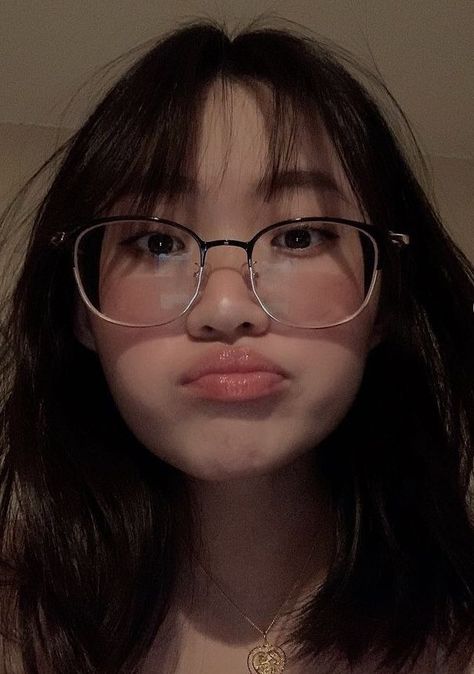 Asian Glasses, Makeup With Glasses, Short Hair Glasses, Bangs And Glasses, Heart Shaped Face Hairstyles, Asian Bangs, Glasses Aesthetic, Glasses Inspiration, Woman In Suit