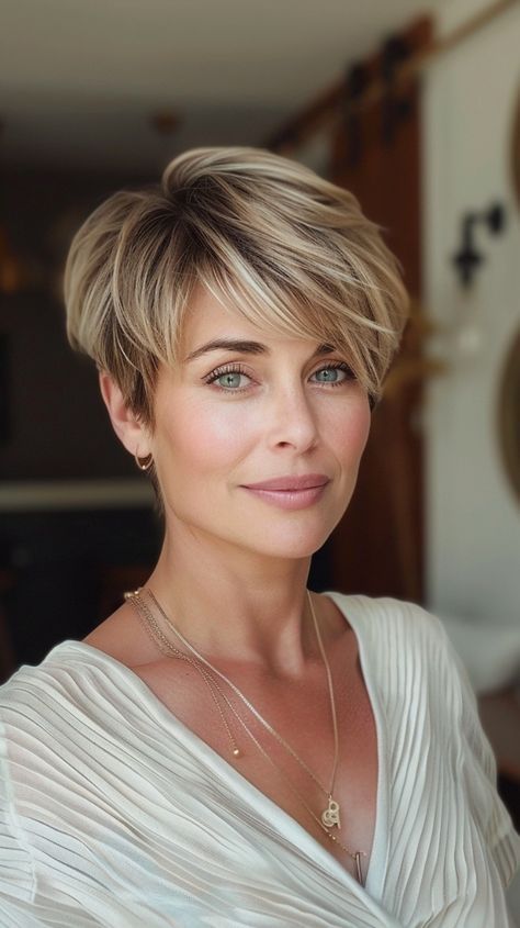 Kort Bob, Fine Flat Hair, Short Silver Hair, Short Hair Images, Short Hair Pixie Cuts, Short Hair Trends, Messy Short Hair, Edgy Short Hair, Flat Hair