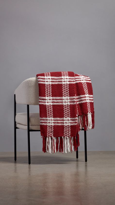 The Ellen Tracy Red Plaid Woven Throw with Fringes is an attractive accent that will make your living room décor come alive. When you need a little extra warmth, this red plaid throw blanket will keep you comfortable. Red Plaid Blanket, White Tartan Christmas, Red And White Christmas Decor, Plaid Chair, Red Throw Blanket, Red Blanket, Plaid Throw Blanket, Christmas Throw Blanket, Cozy Christmas Decor