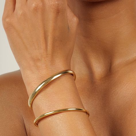 Our Ford Bracelet set, features two high polished cuffs. These adjustable classic cuffs a true go-to for timeless everyday luxury. Easily adjustable to comfortably mould to most wrist sizes. 18ct Yellow Gold Plated Brass Braclets Gold, Gold Bracelets Stacked, Brass Bracelet, Wedding Function, Gold Bracelet Cuff, Gold Cuffs, Jewelry Lookbook, Bangle Designs, Bracelet Cuff