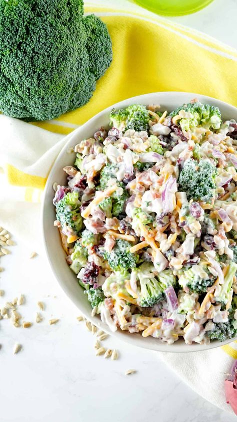 This vintage Broccoli Salad recipe is total comfort food and the perfect side dish for any summer party. Guests always ask for the recipe! https://www.lanascooking.com/broccoli-salad/ Amish Broccoli Salad, Easy Broccoli Salad, Easter Dinner Menus, Resep Salad, Broccoli Salad Recipe, Easter Dinner Recipes, Salad Pasta, Sunday Suppers, Country Cooking