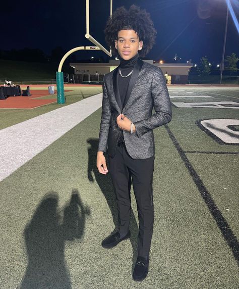 Black Mens Prom Outfit, Sweet 16 Guys Outfits, Hoco Man Outfit, All Black Prom Fit Men, Turtleneck Prom Outfit Men, Men Black Prom Outfit, Prom Drip Men, Prom Fits Men Black, Drippy Formal Outfits Men