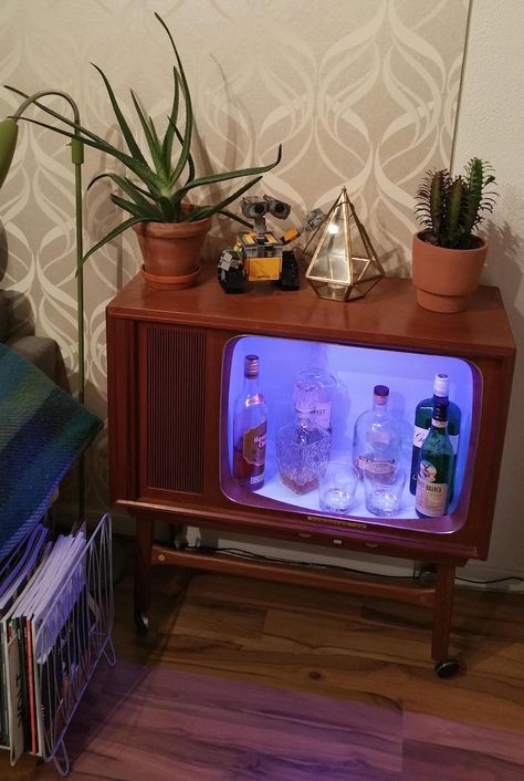 Vintage Tv, Vintage Room, Vintage Radio, Cute Room Decor, Old Tv, Room Ideas Bedroom, Dream House Decor, Aesthetic Room Decor, Dream Home Design